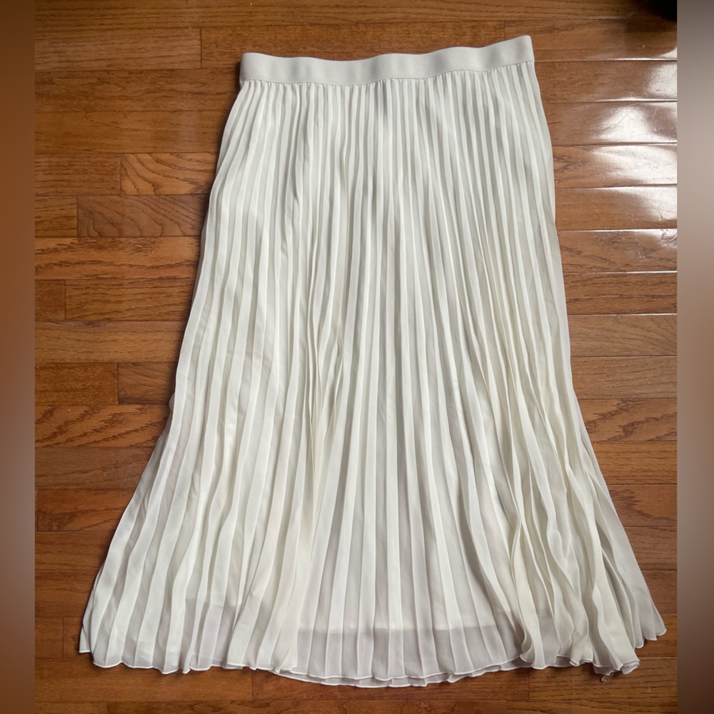 H&M White Pleated Midi Skirt